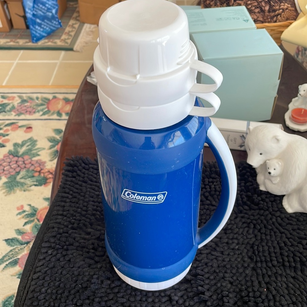 Thermos 3410USP "Add-a-cup" Beverage Bottle 35 OZ.  Blue and white!